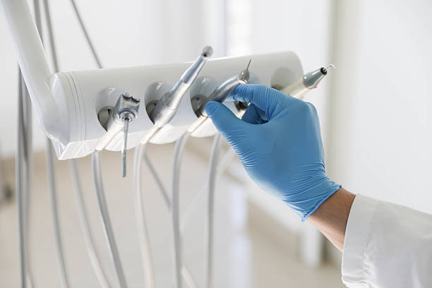 Professional Emergency Dentist technician working in Lighthouse Point, FL